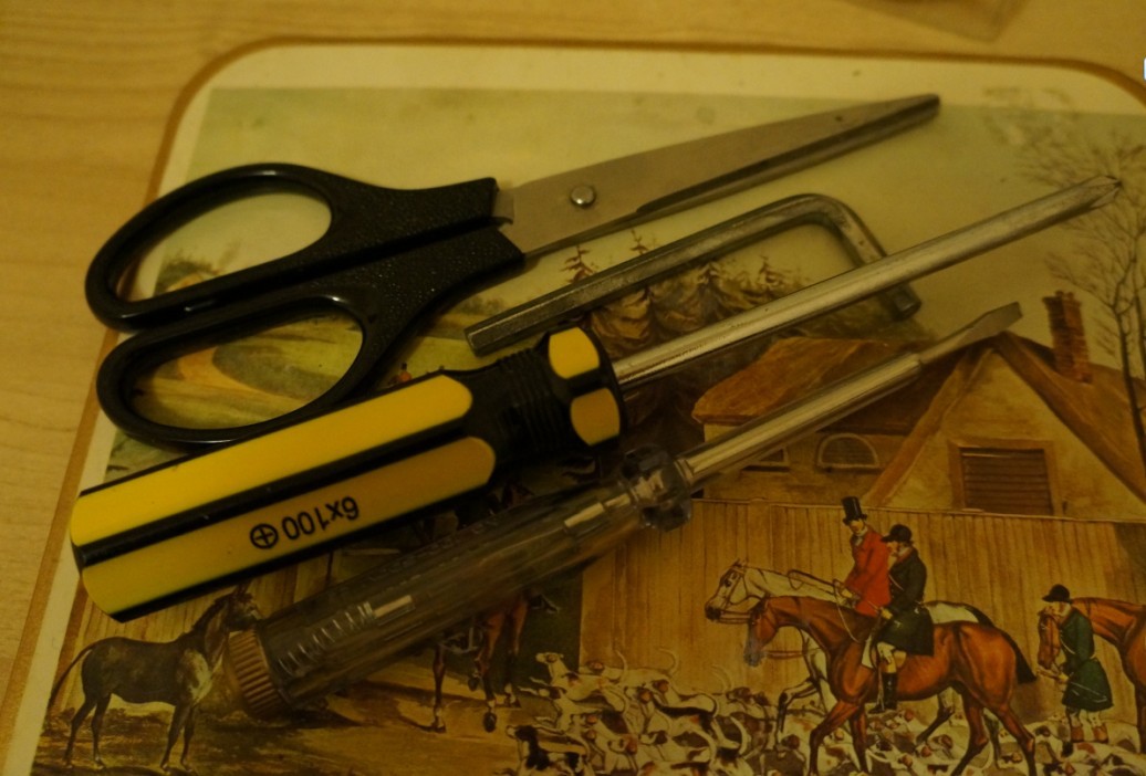 С�����飬������ʮ�ָ�׶���Ե�ʣ�Allen Key, 5��