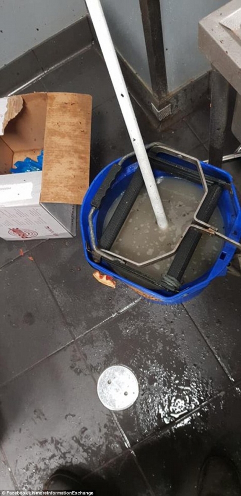 513408E800000578-6267425-Dirty_kitchen_equipment_and_buckets_of_stagnant_water_w.jpg
