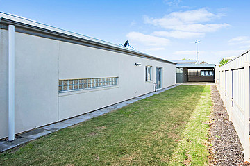 zip_18282-030-Open2viewID224111-15JacarandaStMurrayBridge.jpg