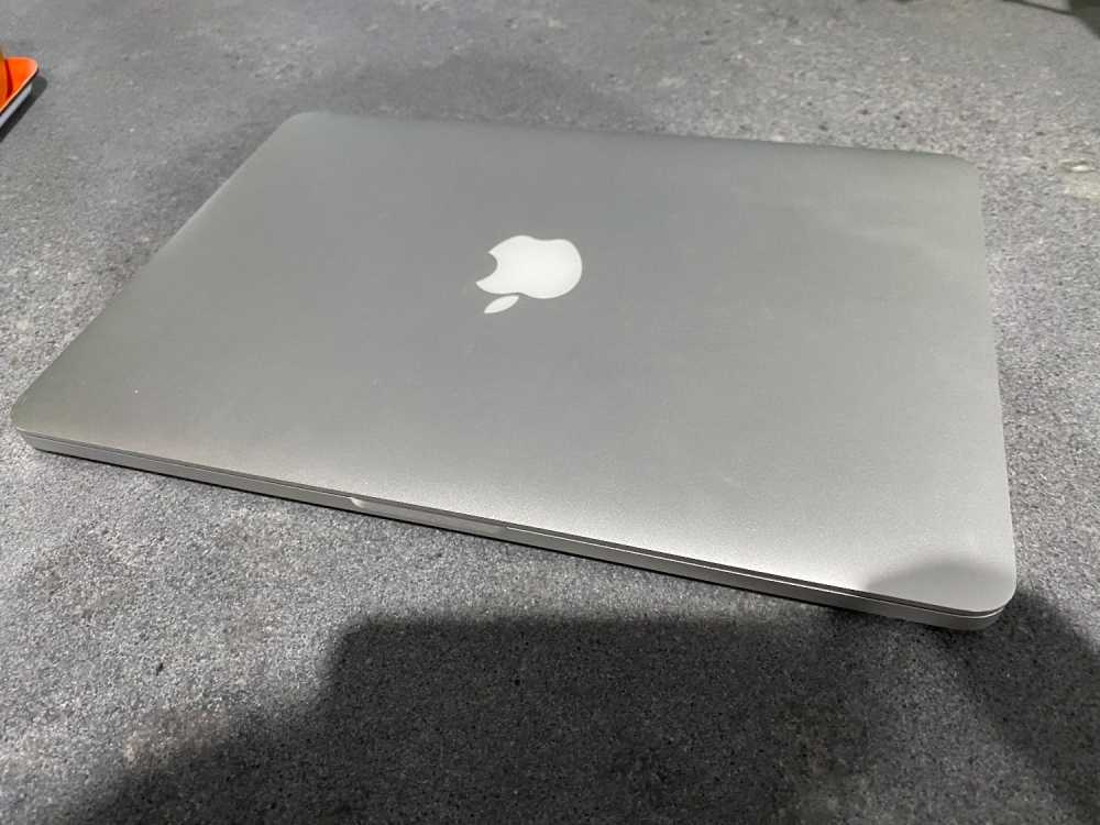 Apple MacBook Pro