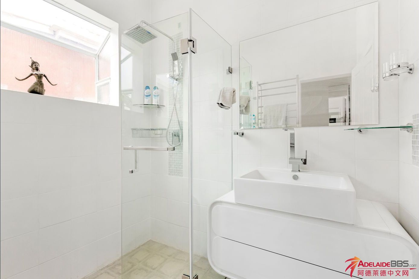 Bath and toilet 2 a.jpg