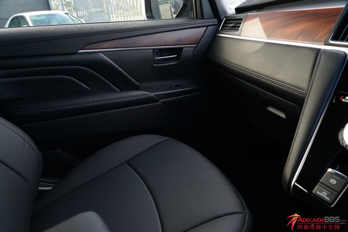 2023 Mitsubishi Delica 14.JPG