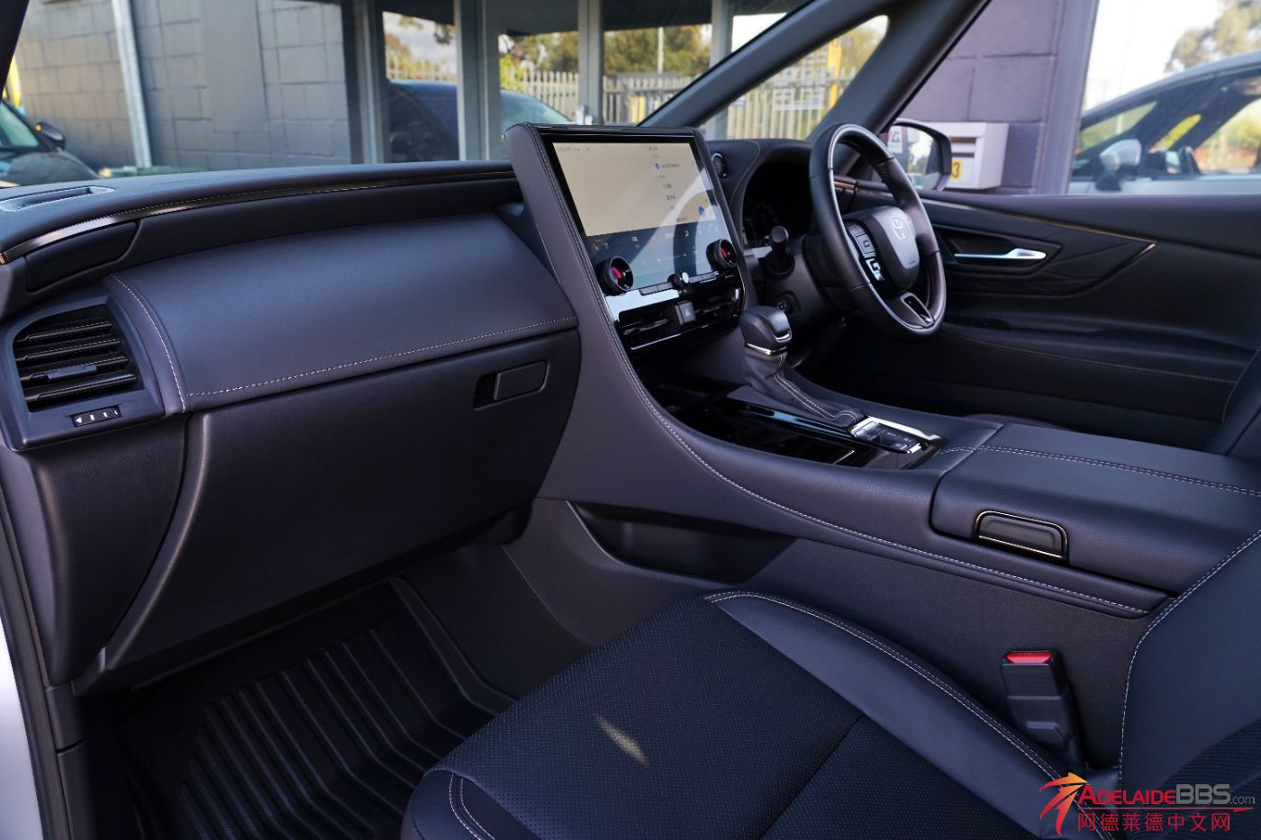 2024 Toyota Alphard Hybrid Z 14.jpg