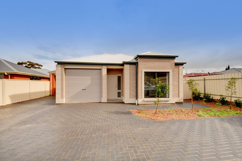 Photo_18_Medium Res JPG 1024px Wide_238661SEEITNOW_CB0413703.jpg